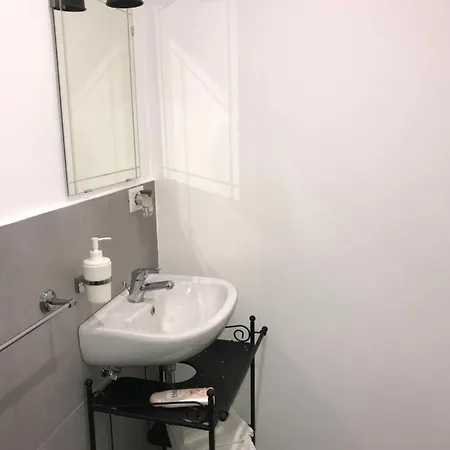 Free Flat